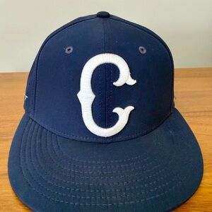 UConn Huskies Hook C Nike Navy Blue Baseball Cap Fitted Size 7 1/4